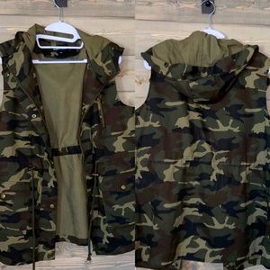 Women’s Camo Vest-NEW!